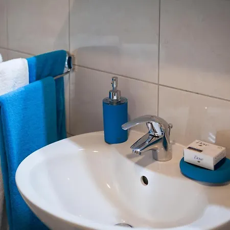 Free Private Garage Apartament