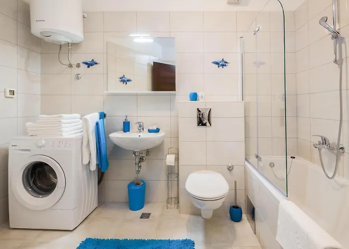 Free Private Garage Split