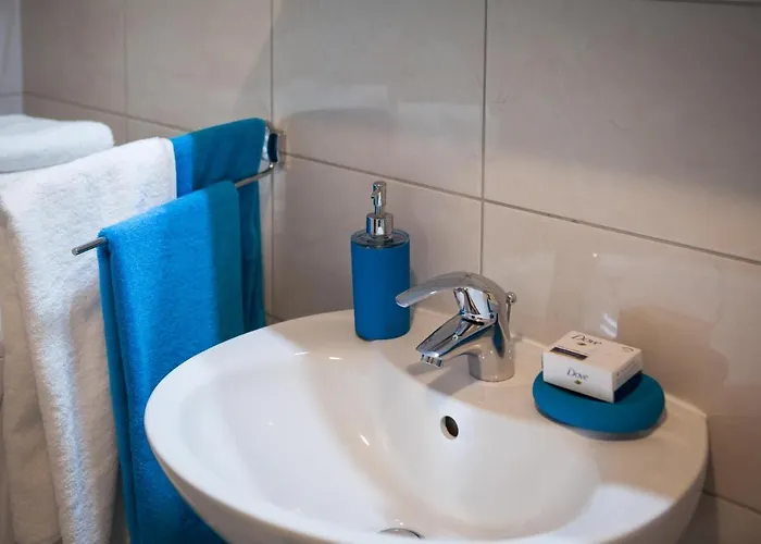 Free Private Garage Apartment