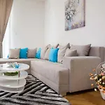 Free Private Garage Split