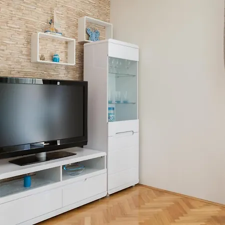 Free Private Garage Daire Split