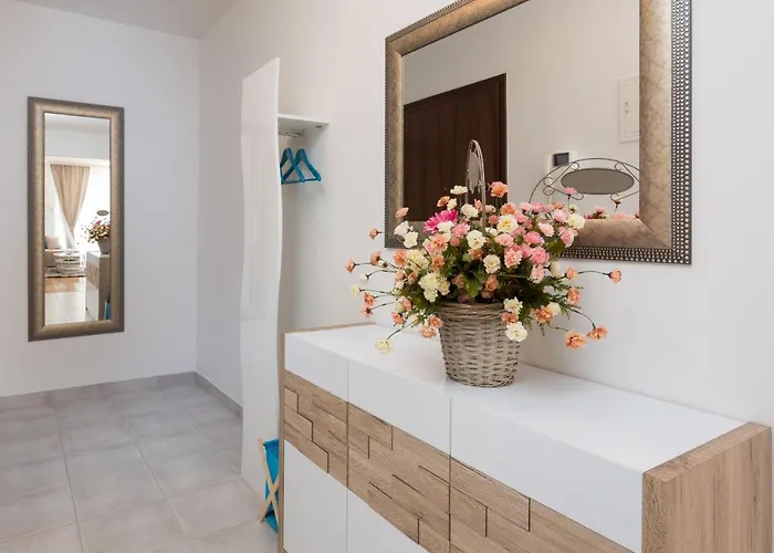 Free Private Garage *