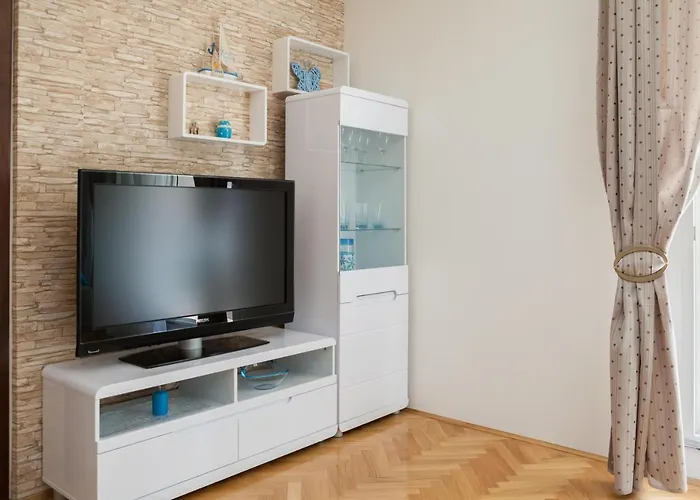 Free Private Garage Appartement Split