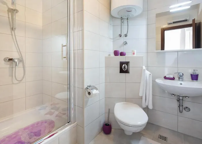 Free Private Garage Appartement Split