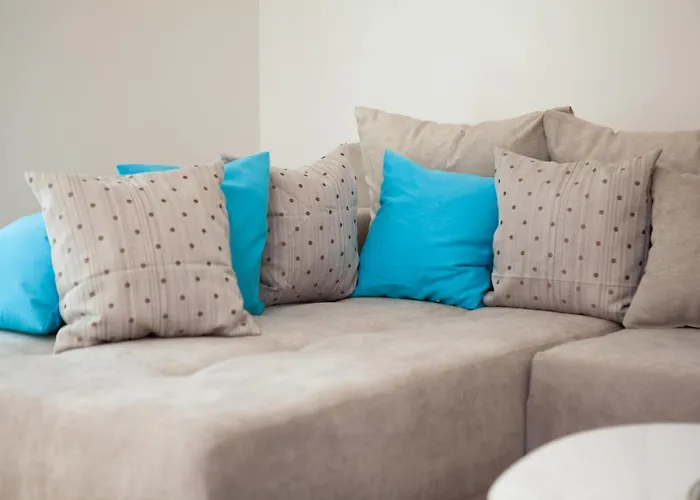 Free Private Garage Apartament